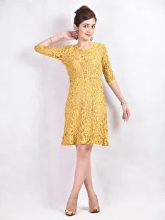 Atie 2002 Full length photo