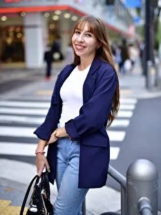 priv3__estelle-2018-full_length_photo-6780c61747ee3-6780c61747ee9-6780c61747eea