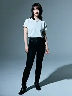 Midori 2104 Full length photo