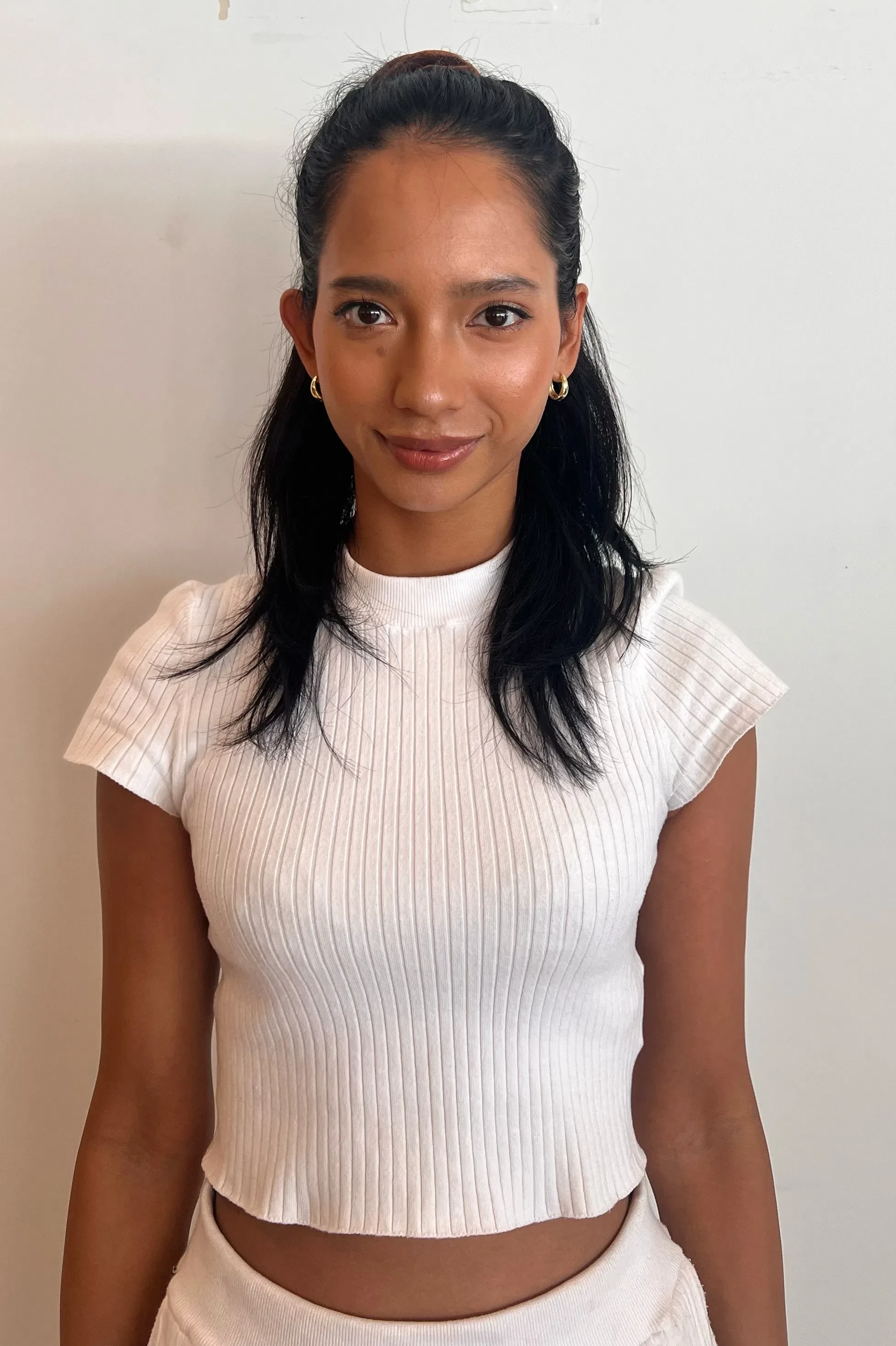 Photo 1 is for レイナ.