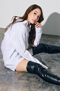レミ - アナウンサー - Liliana Models