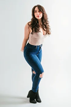Lilian - Narrator/Voice Actor - Liliana Models