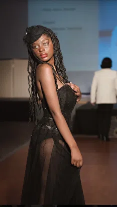 priv3__idaisha-2576-polaroid_waist_up_photo-67739c724278d-67739c7242794-67739c7242795