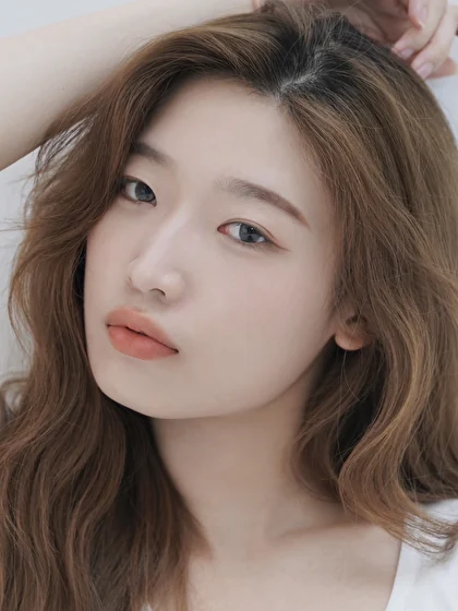 JOY - モデル - Liliana Models