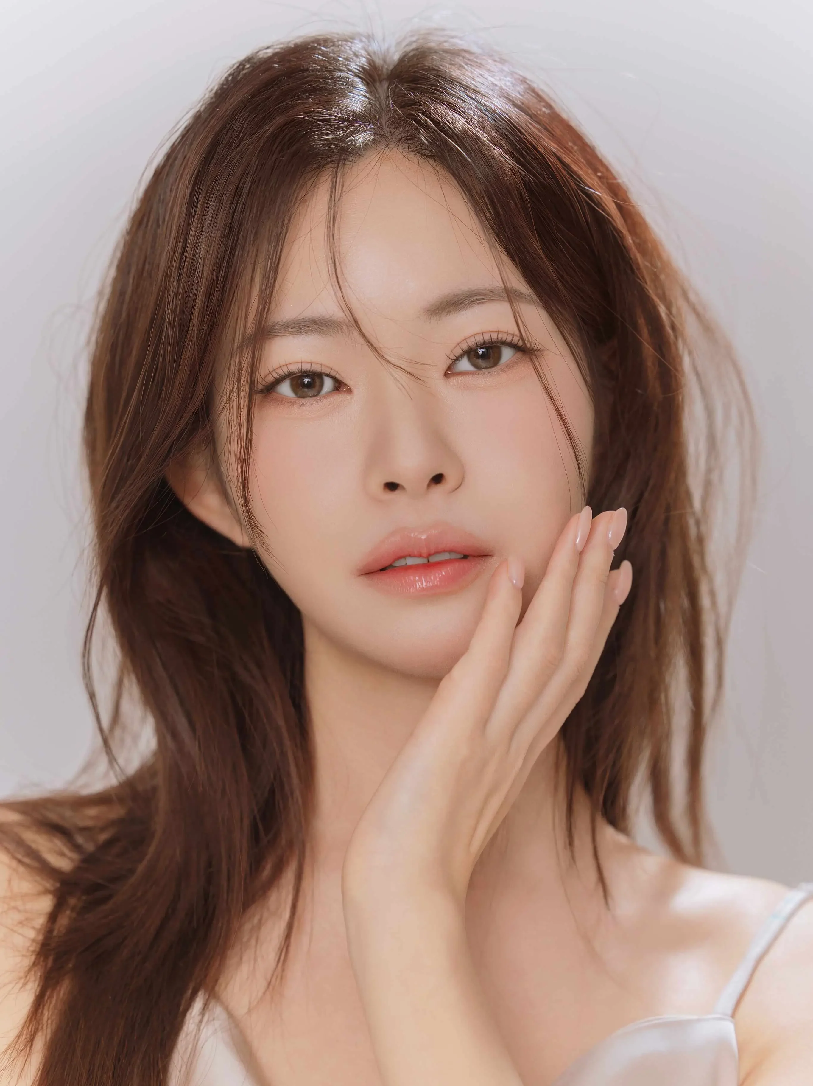 里緒菜 - インフルエンサー - Liliana Models