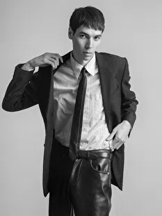 priv3__leon-3328-full_length_photo-67988bd4f145b-67988bd4f1460-67988bd4f1461