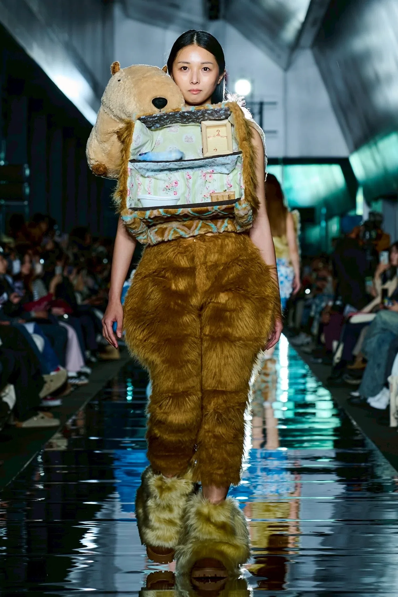 Photo 3 is for 莉舞.