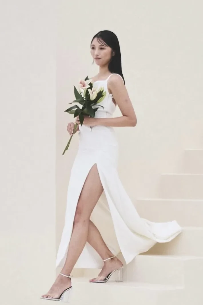 Photo 12 is for 莉舞.