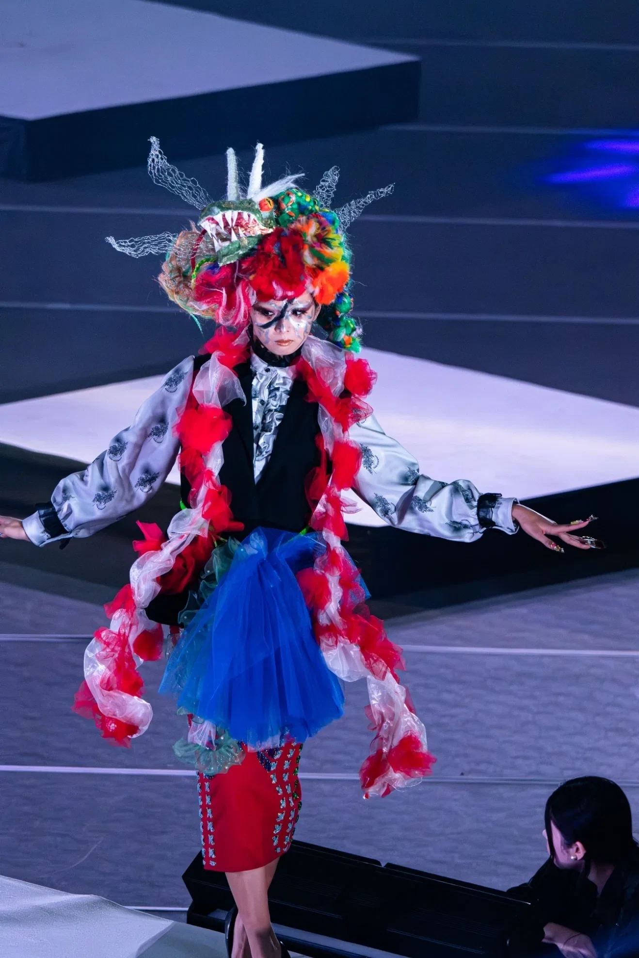 Photo 2 is for 莉舞.