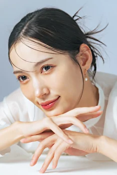 綾子 - モデル - Liliana Models