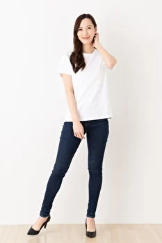 綾子 - モデル - Liliana Models