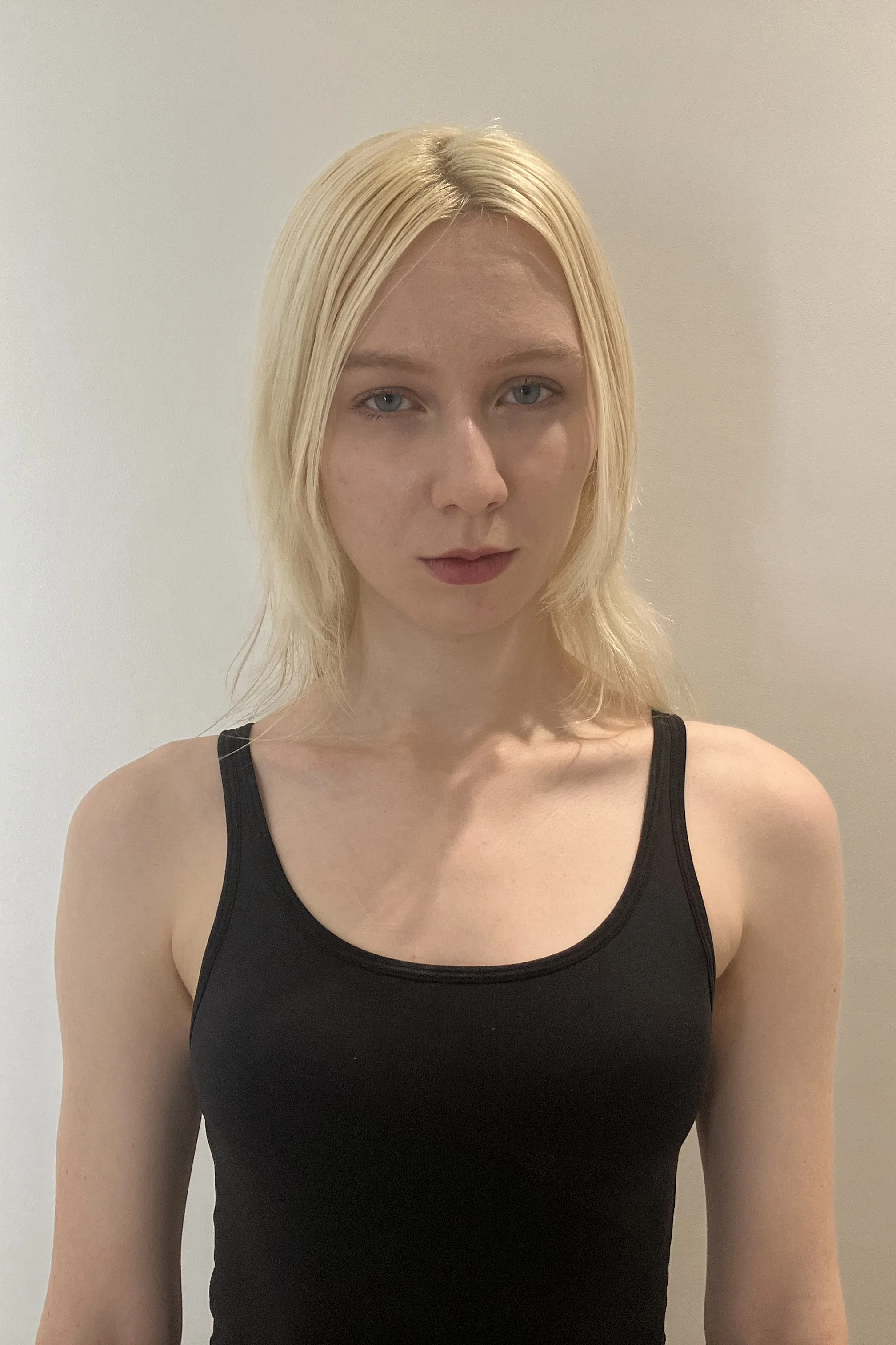 Photo 1 is for ロッティ.