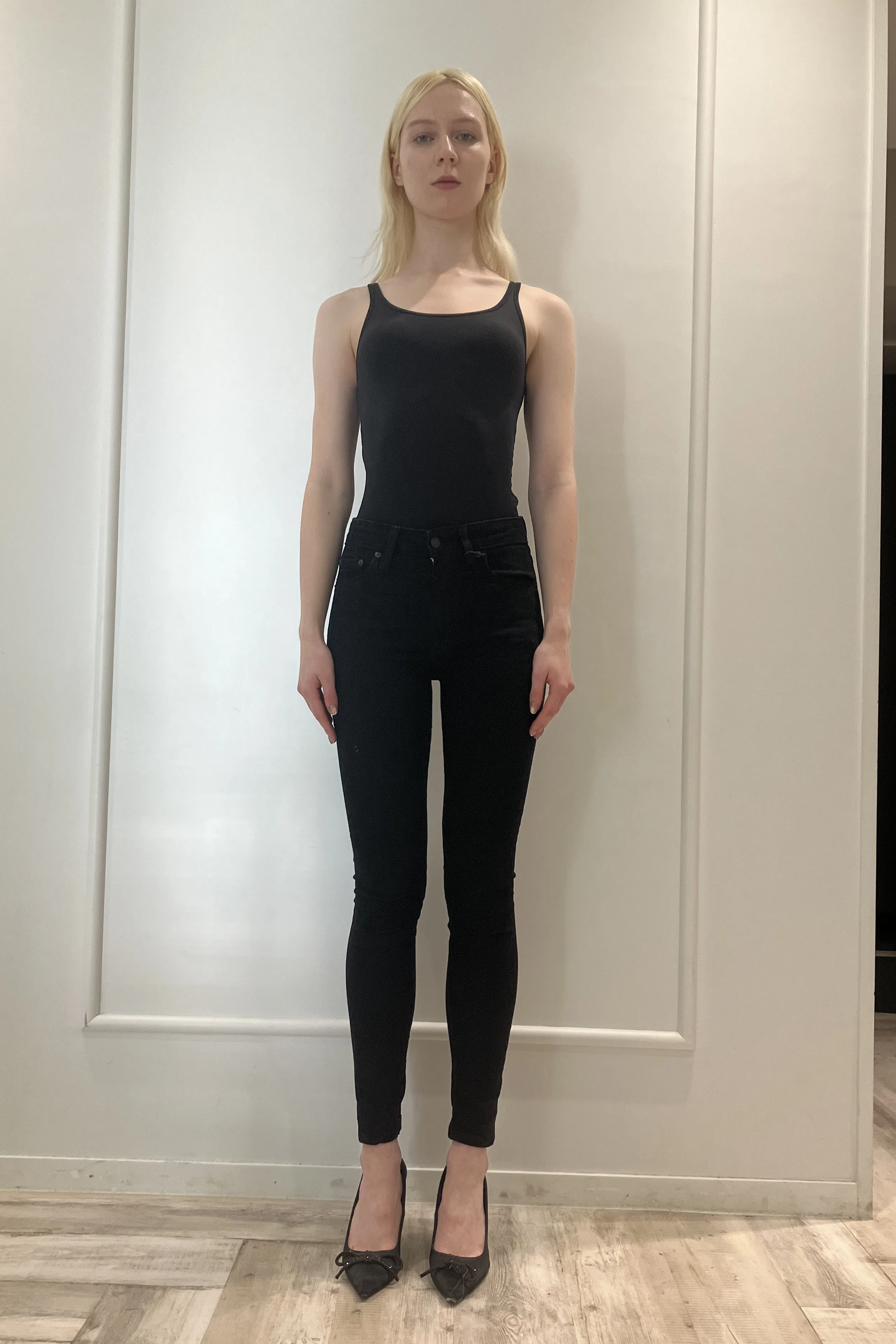 Photo 2 is for ロッティ.