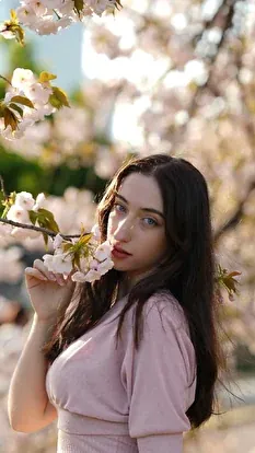 絵園 - Liliana Models