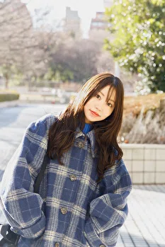 Erena Uno 3811 Image polaroid waist up photo