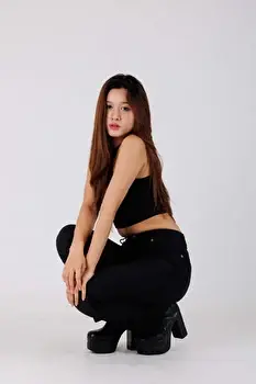 ナンダウリー - Liliana Models