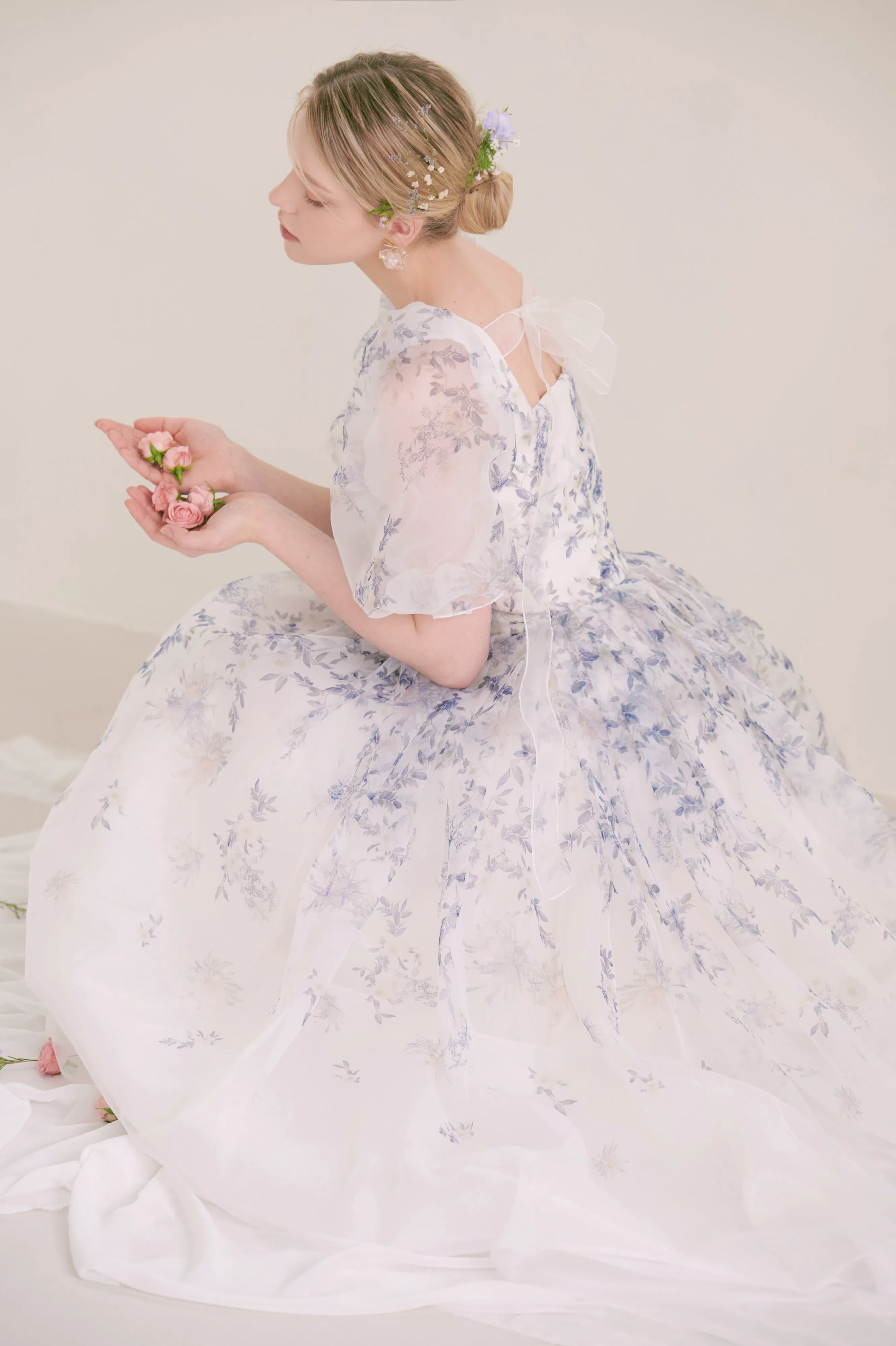 Photo 12 is for アリーナ.