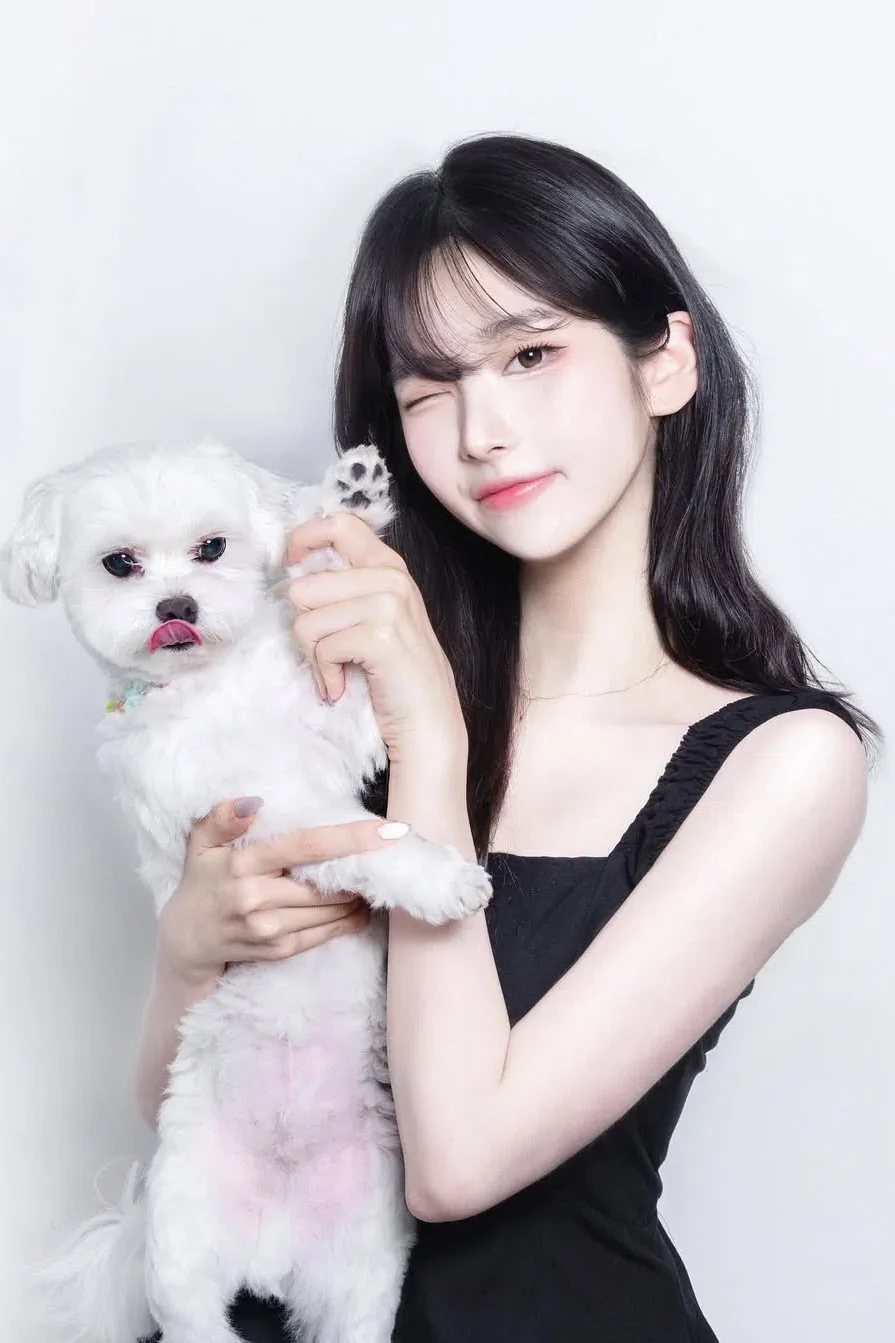 Photo 4 is for ジェリョン.