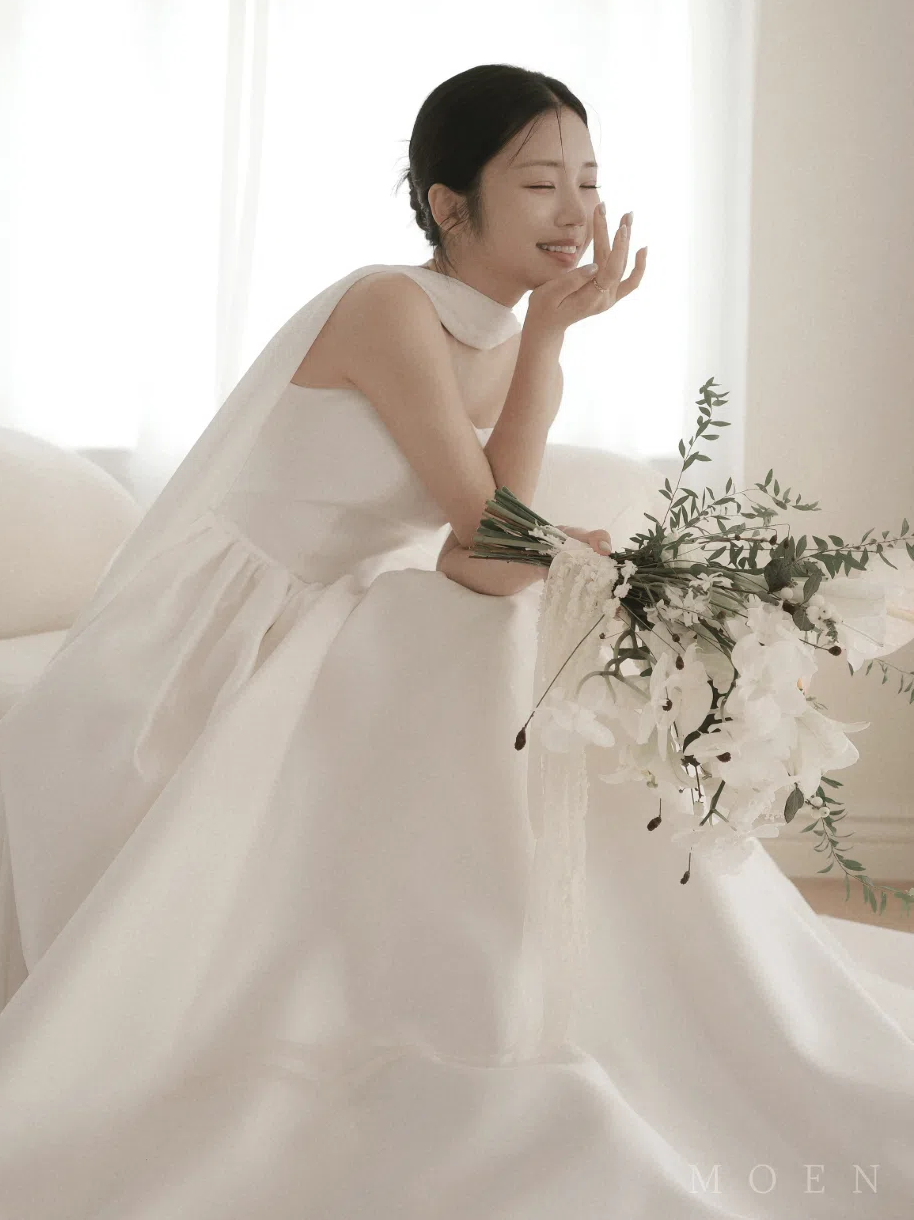 Photo 2 is for キム.