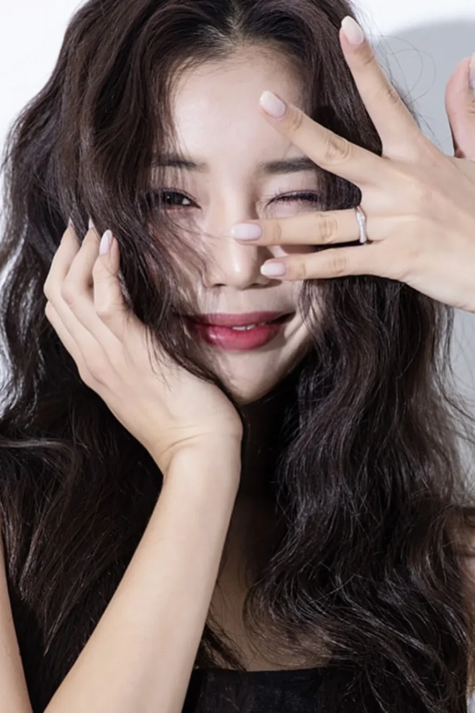 Photo 4 is for キム.