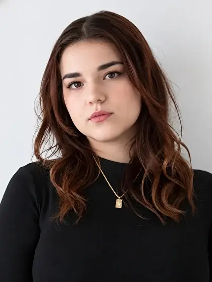 EMILY - アナウンサー - Liliana Models