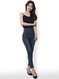 Yuki Takeyama 4227 Image polaroid full length photo