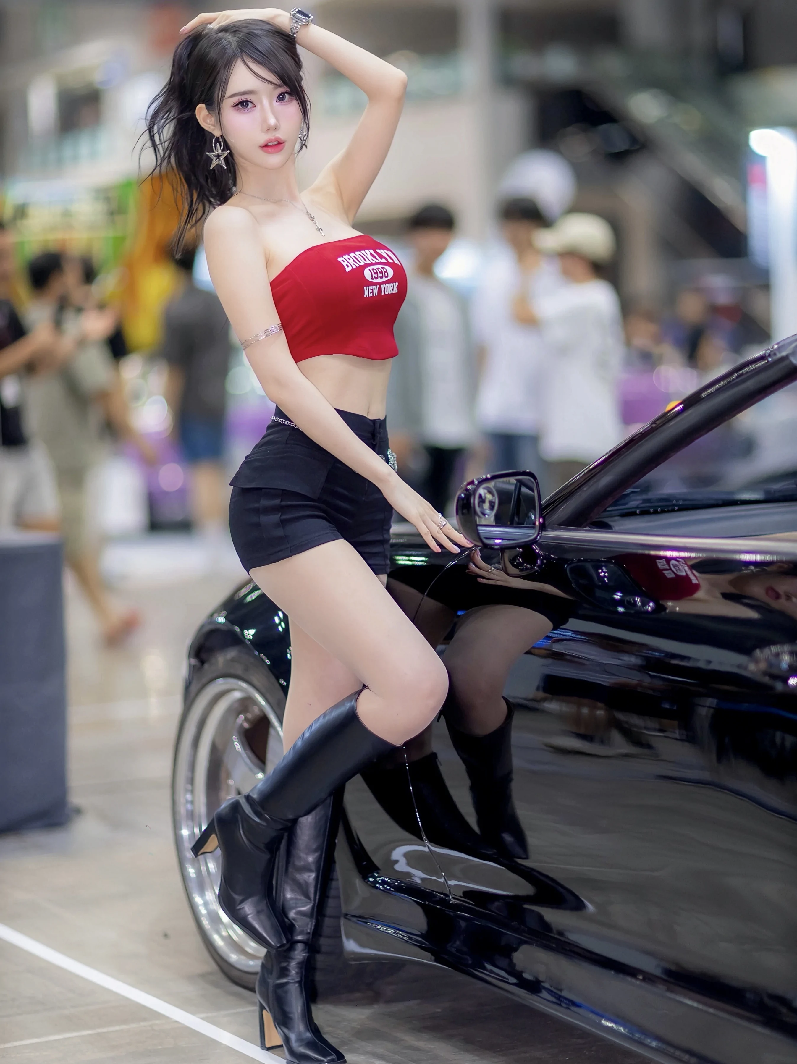 Photo 2 is for ユリ.