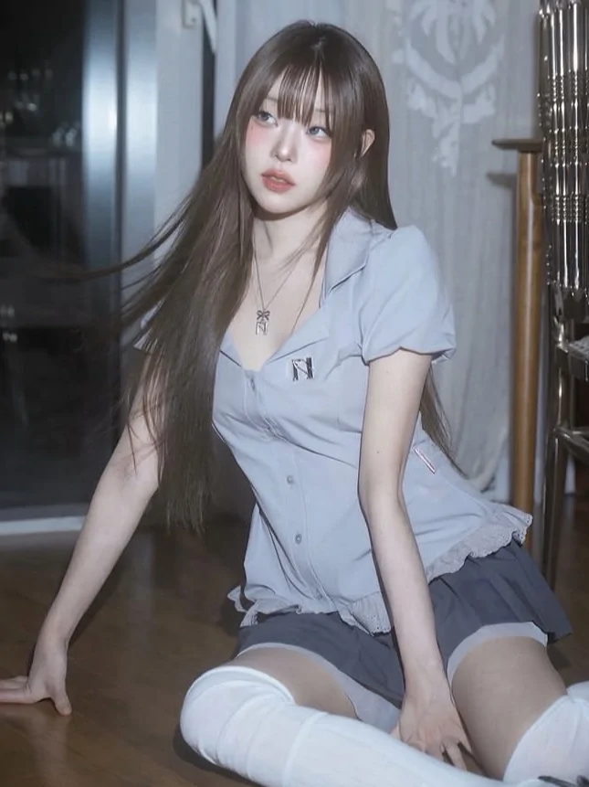 Photo 3 is for イェジン.