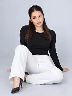 ベル - Liliana Models