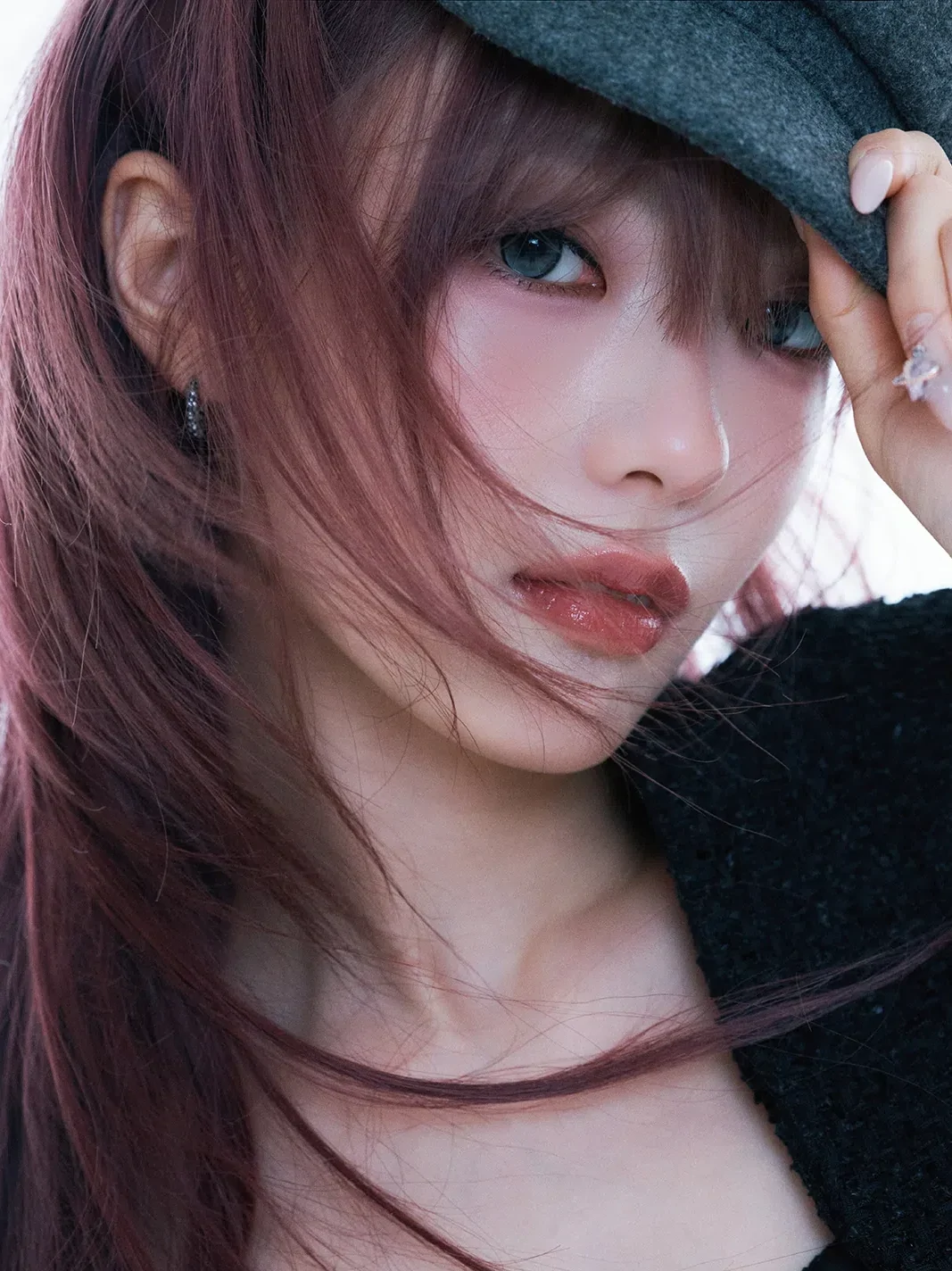 Photo 1 is for Minsol.