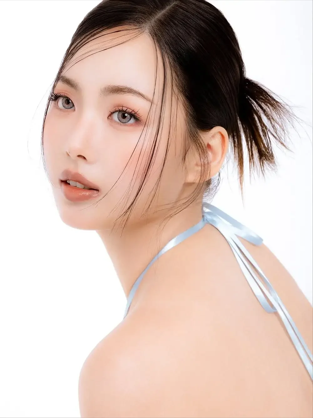 Photo 2 is for ユン・ダヘ.