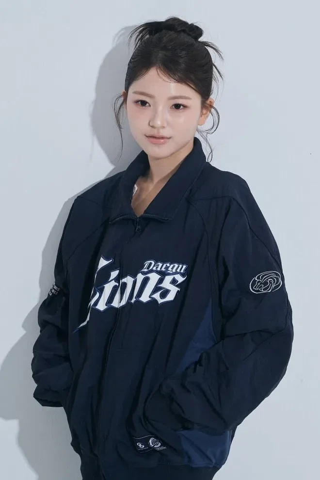 Photo 4 is for ジュヨン.