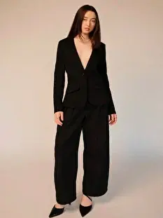 Quruli Wright 4427 Full length photo
