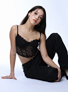 Nina Neves 4481 Image polaroid waist up photo