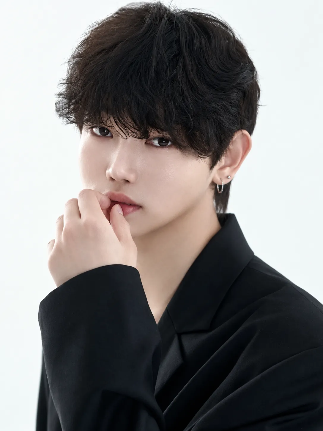 KYEONGSOO - Liliana Models