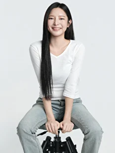 Seo Jisoo 4543 Image polaroid waist up photo
