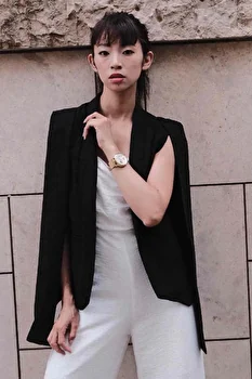 メグ - Liliana Models