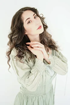 Lilian - Narrator/Voice Actor - Liliana Models