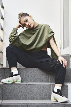 未来 - Liliana Models