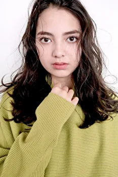 アリサ - Liliana Models