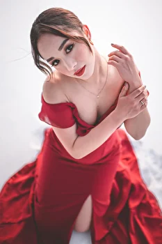 CAROLINE - Liliana Models