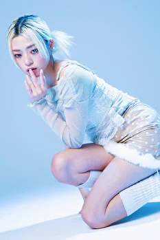 さし - モデル - Liliana Models