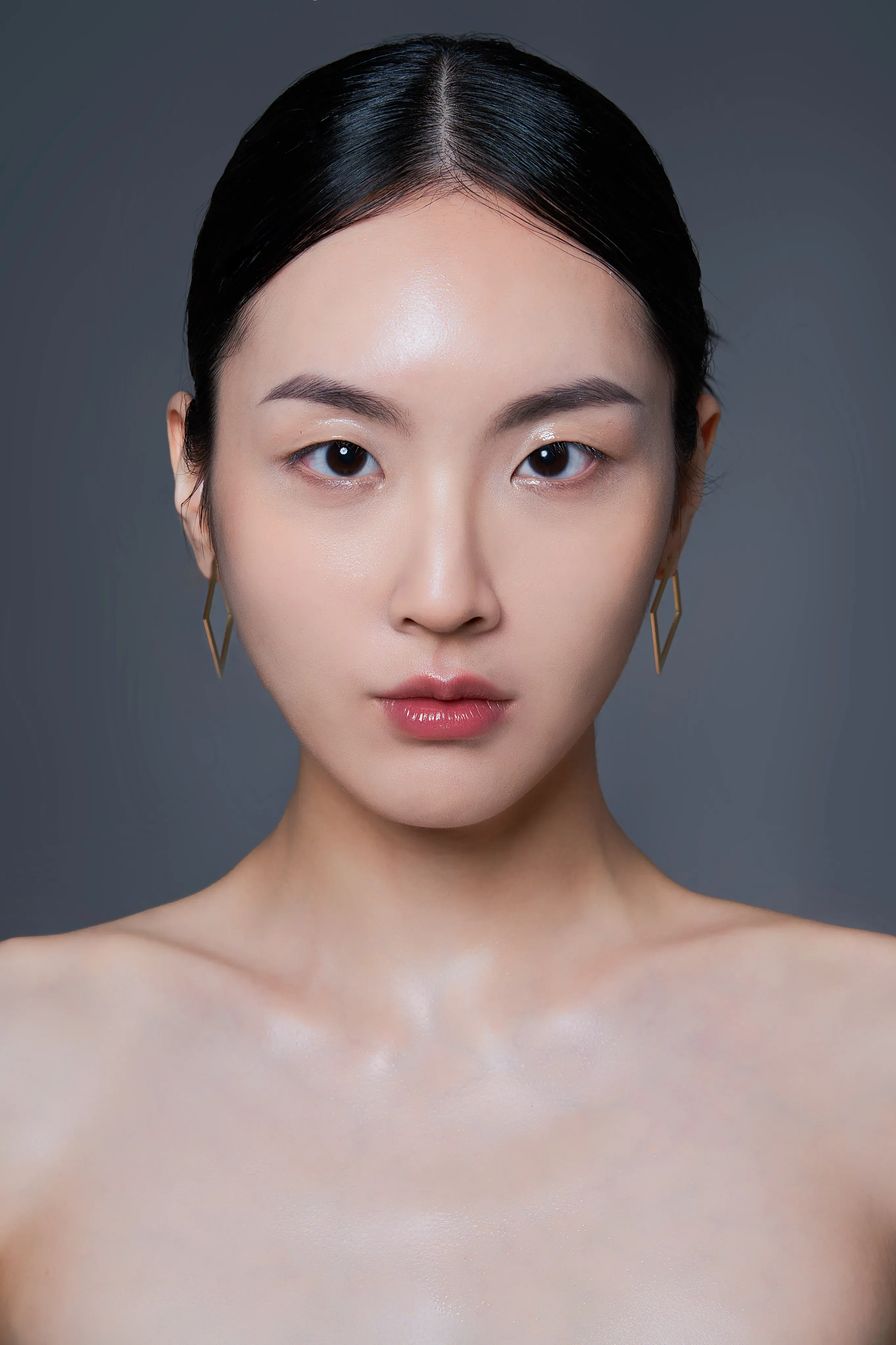 Photo 4 is for イ・フィ.