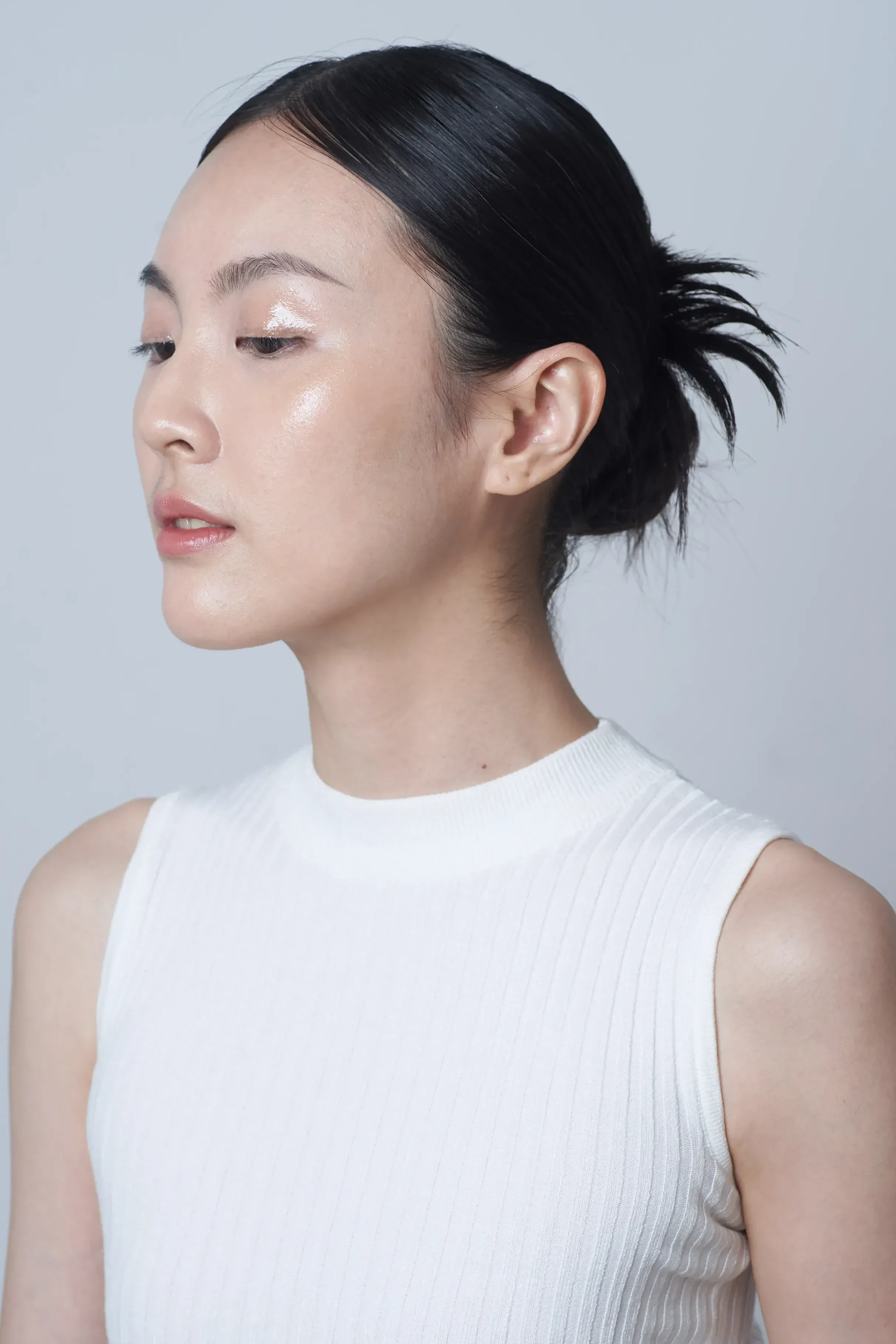 Photo 5 is for イ・フィ.