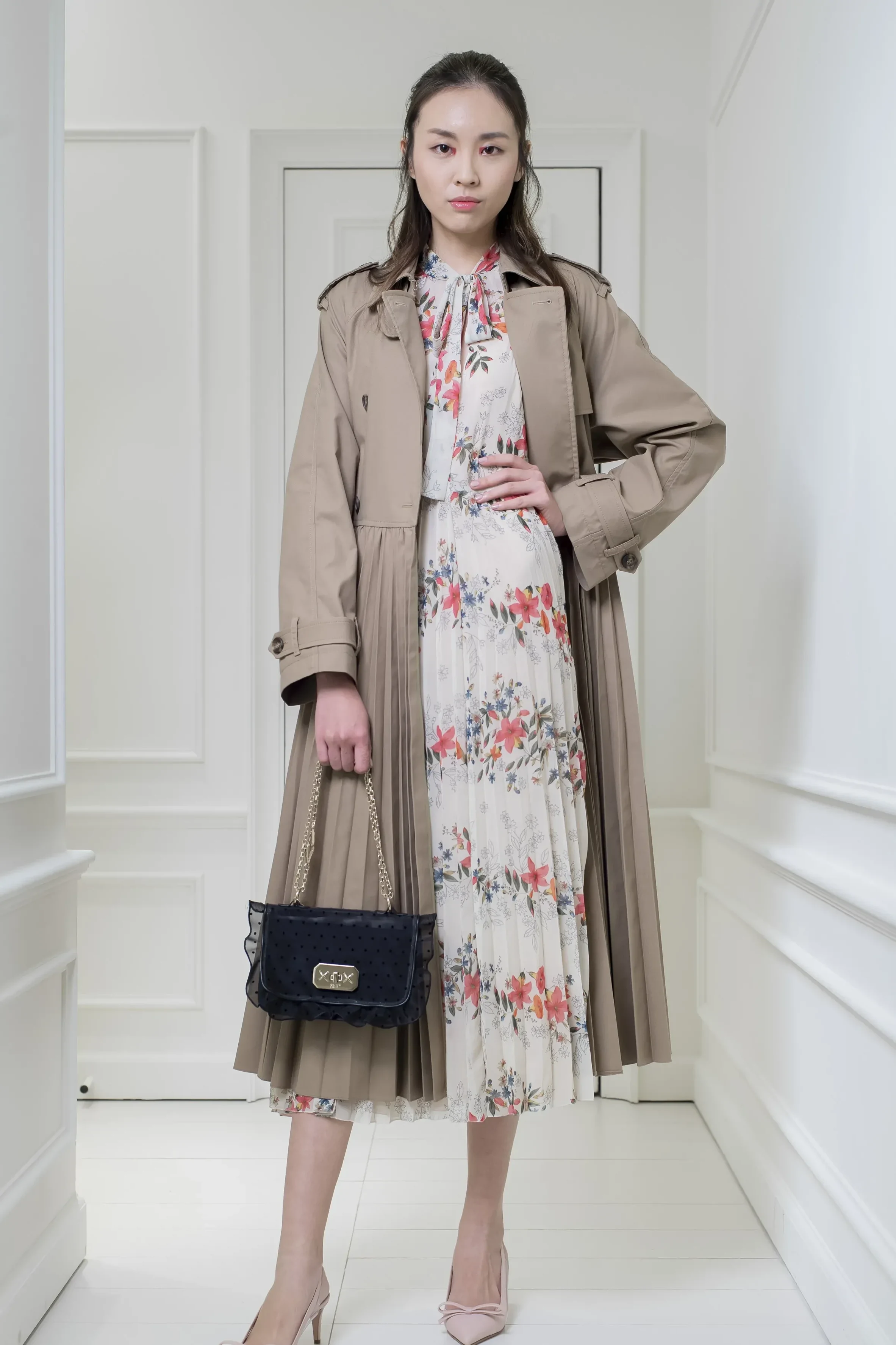 Photo 2 is for イ・フィ.