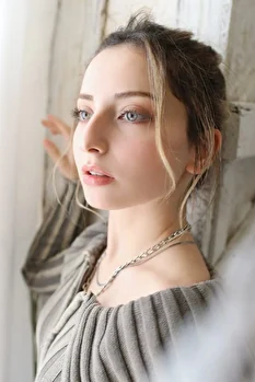ひらる - モデル - Liliana Models
