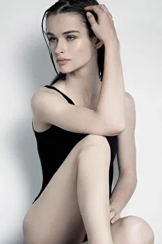 68d29abb04e7b-liliana-models-images-b8c4b7f74db12fadbe2d979ed93f392b-duplicated